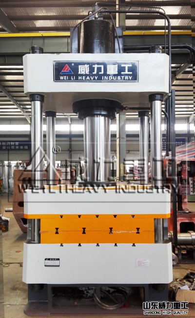 315噸液壓機車間