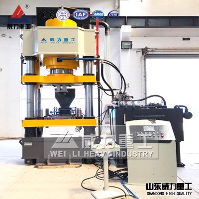 <b>800噸舔鹽磚液壓機(jī)</b>