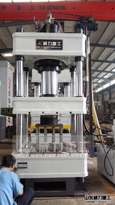 200噸四柱液壓機