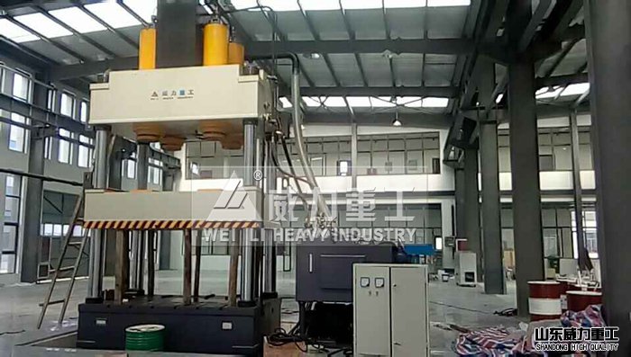 汽車擋泥板液壓機訂購電話：18306370978