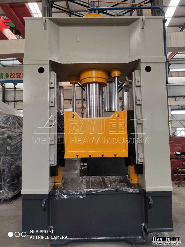 框架式液壓機圖片