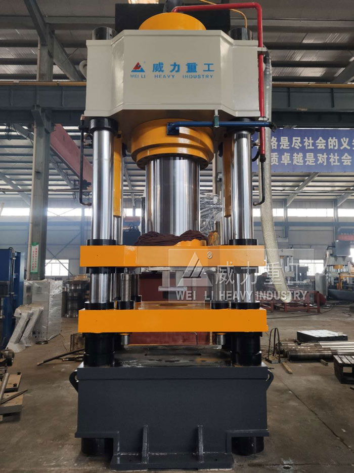 800噸鐵粉啞鈴成型液壓機