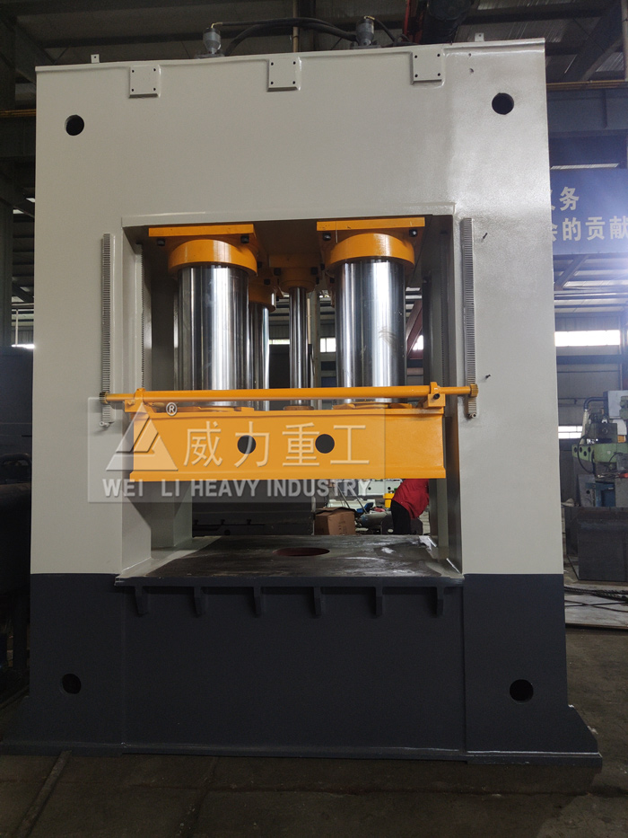 山東威力重工鍛造專用框架式液壓機(jī)