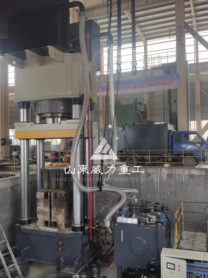 雙工位液壓機(jī)壓制十孔梅花坩堝專用