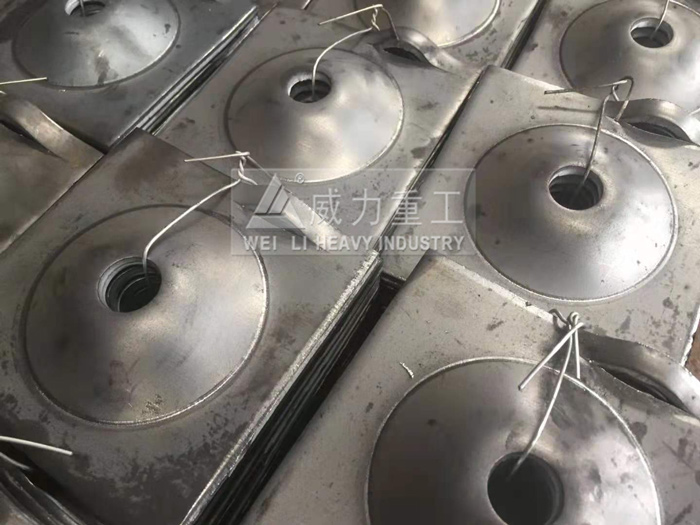 四柱液壓機(jī)壓制錨桿托盤成品