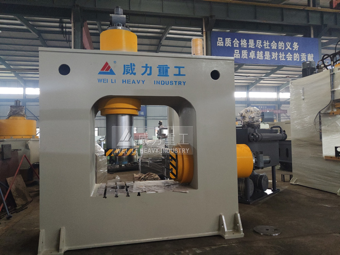 多向鍛造液壓機結構細節